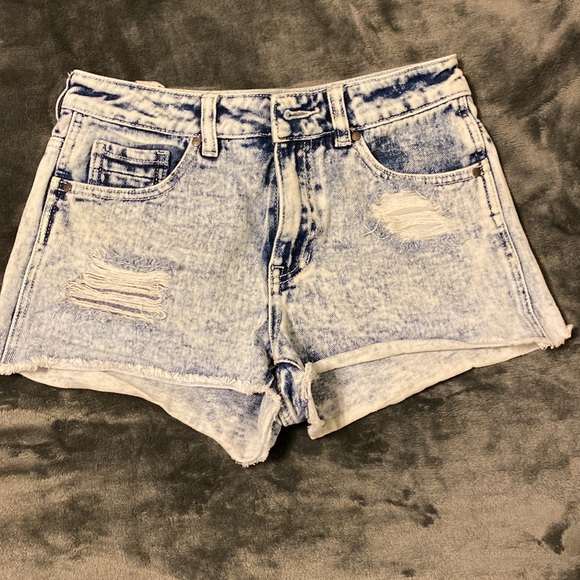 Kendall&Kylie shorts - Picture 2 of 5